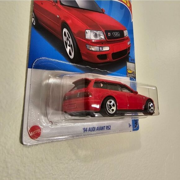 Hot Wheels Audi Avant RS2 Factory Fresh 2024 Station Wagon - Picture 2 of 7